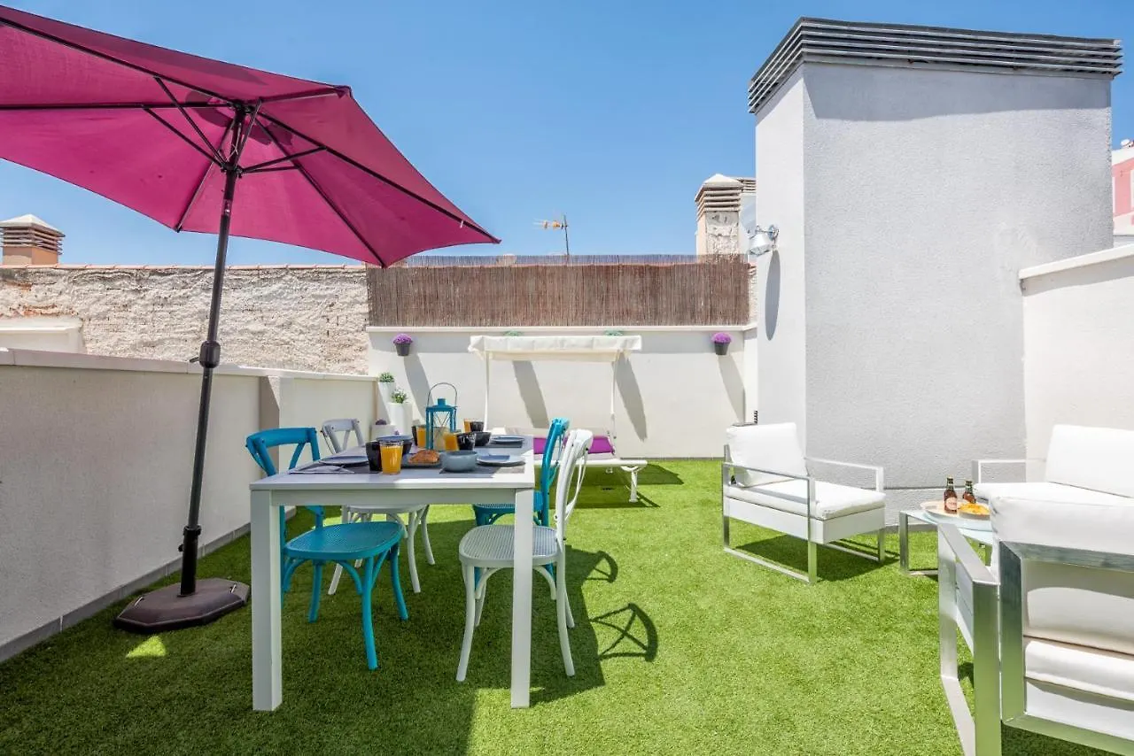 말라가 Atico Con Terraza Ac 1Hab En El Centro Y Piscina Comunitaria 아파트 0*,