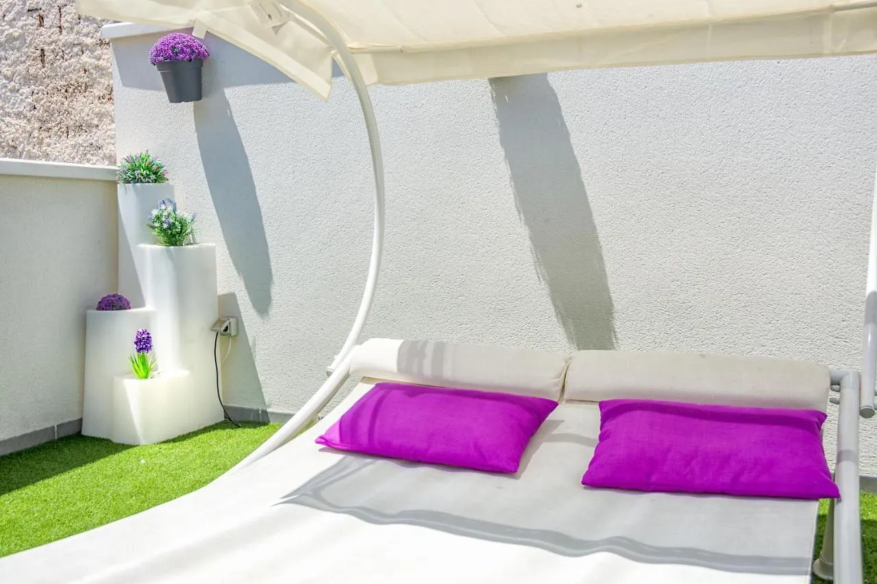 Atico Con Terraza Ac 1Hab En El Centro Y Piscina Comunitaria Lägenhet Málaga