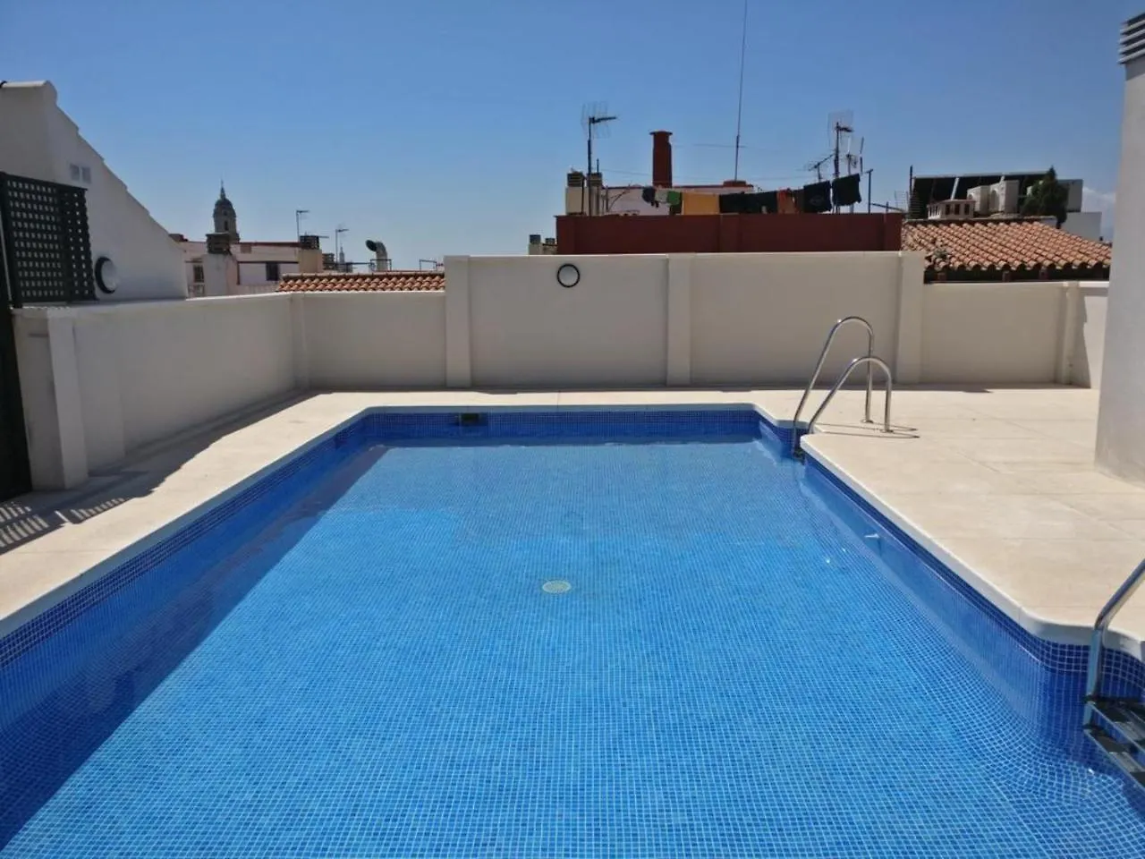 Atico Con Terraza Ac 1Hab En El Centro Y Piscina Comunitaria Lägenhet Málaga 0*,