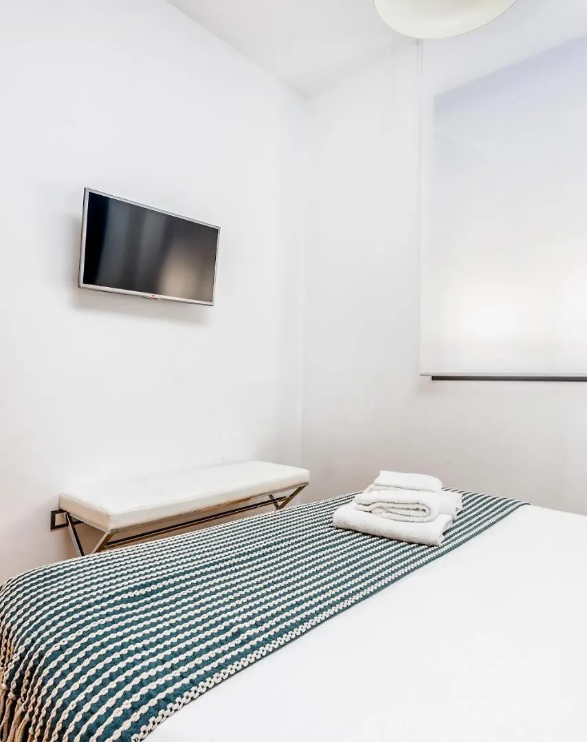 マラガAtico Con Terraza Ac 1Hab En El Centro Y Piscina Comunitariaアパートメント アパート